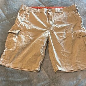 Men's Versatile Tan Cargo Shorts size 38